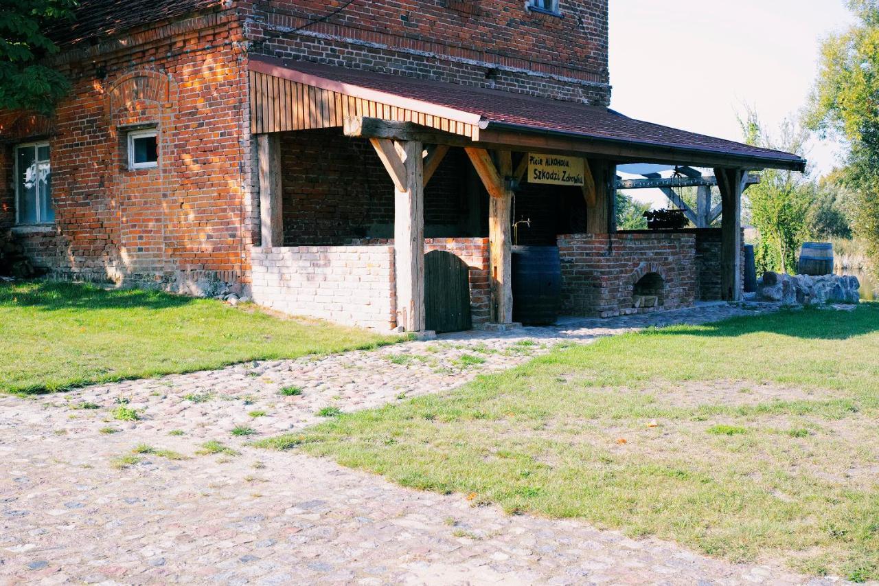 Palac W Debinie Krzeszkowice Esterno foto